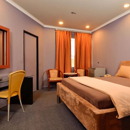 Hotel Peninsula Mangga Besar جاكرتا المظهر الخارجي الصورة