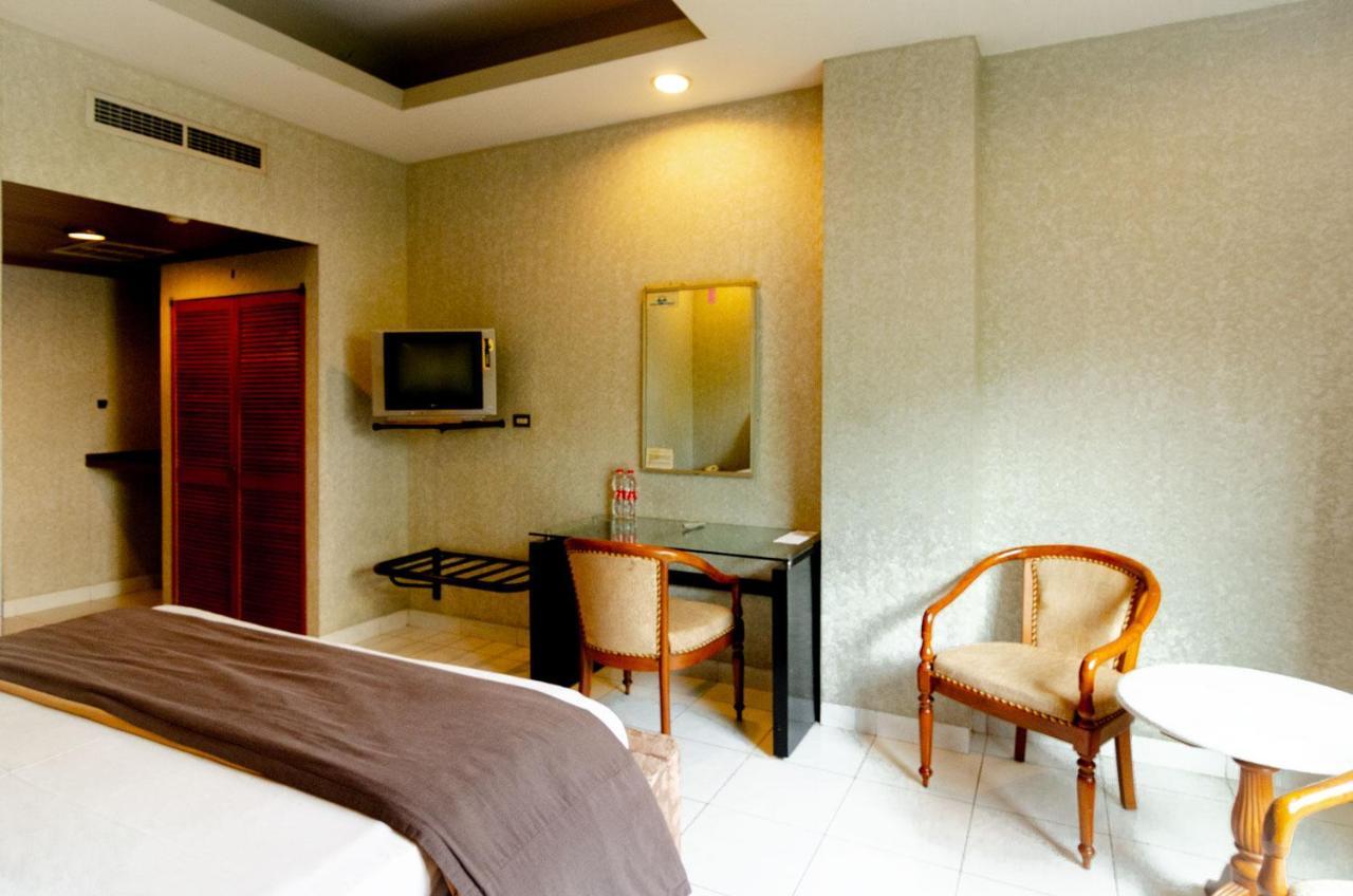 Hotel Peninsula Mangga Besar جاكرتا المظهر الخارجي الصورة